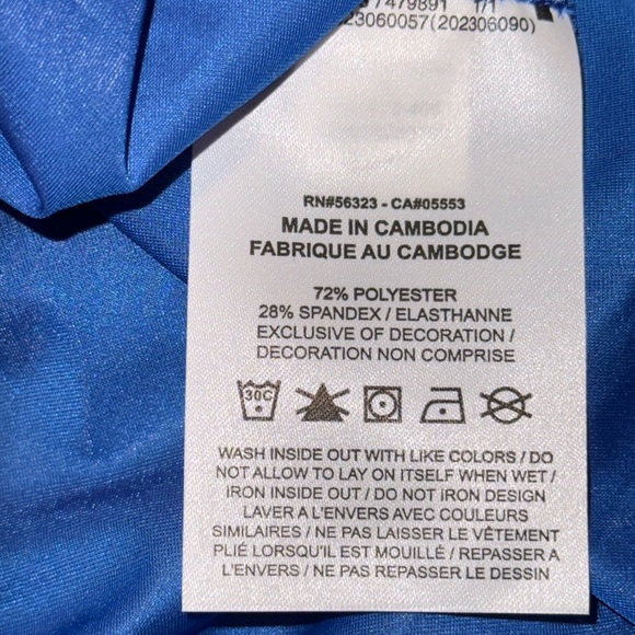 Nike FutureMove Women's Blue Sheer Dri-FIT Long-Sleeve Top with thumbholes - Picture 4 of 16